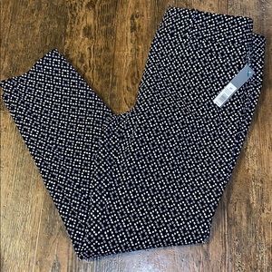 The limited ankle pants